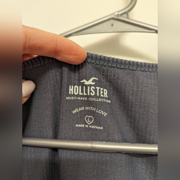 Hollister Made with Love blue crop short sleeve - Picture 5 of 6
